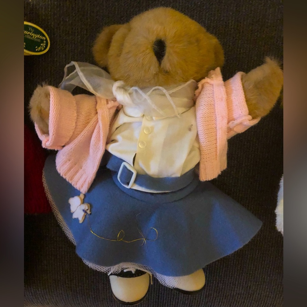 Vintage 1992 Tender Heart Treasures Bear.